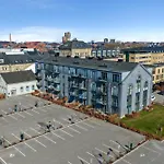 Apartment Fantastisk Bolig Midt I C