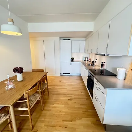 Apartment Fantastisk Bolig Midt I C *