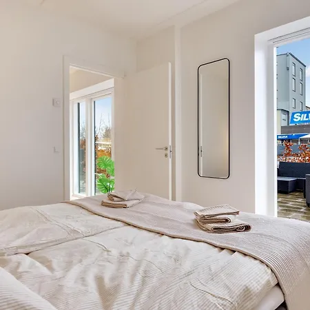 Apartment Fantastisk Bolig Midt I C